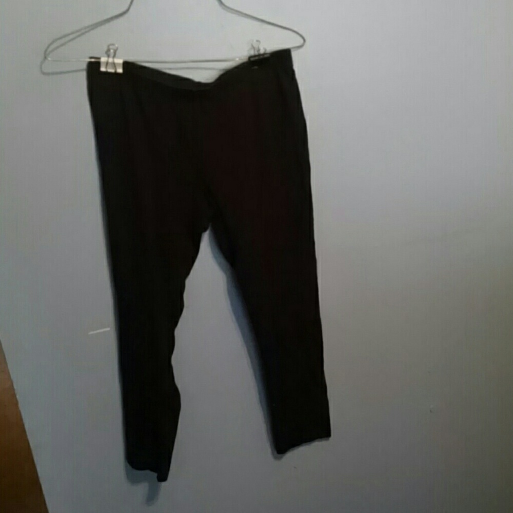 Plain black leggings